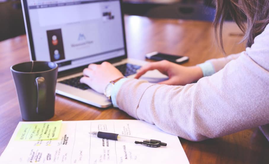 lady seraching for the ideal SEO company